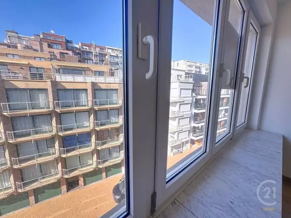 Instapklaar gerenoveerd appartement op toplocatie in Westende-Bad