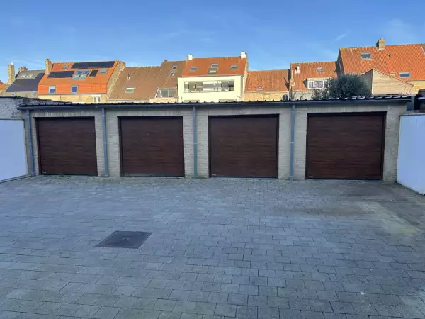 Centraal gelegen garagebox te Nieuwpoort-Stad