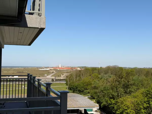 Appartement met zonnig terras op topligging te Nieuwpoort-Bad.