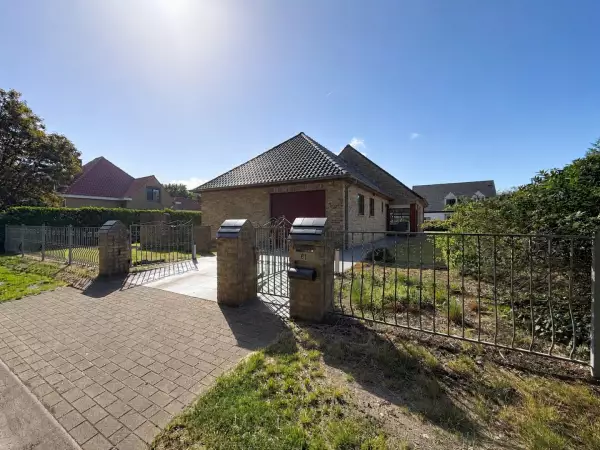 Alleenstaande villa met zuidgerichte tuin in Oostduinkerke-Dorp