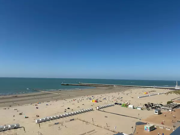 Exclusieve penthouse met frontaal zeezicht te Nieuwpoort-Bad