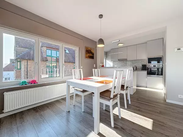 Drieslaapkamerappartement op centrale ligging te Nieuwpoort-Bad.