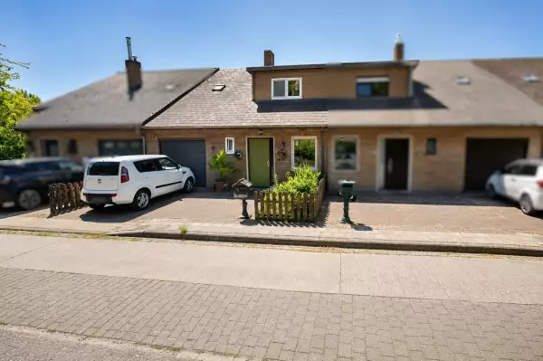Ruime gezinswoning met garage en zonnige tuin te Oostduinkerke